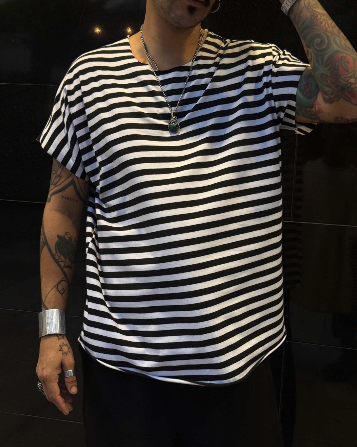 Camiseta ov lines bw
