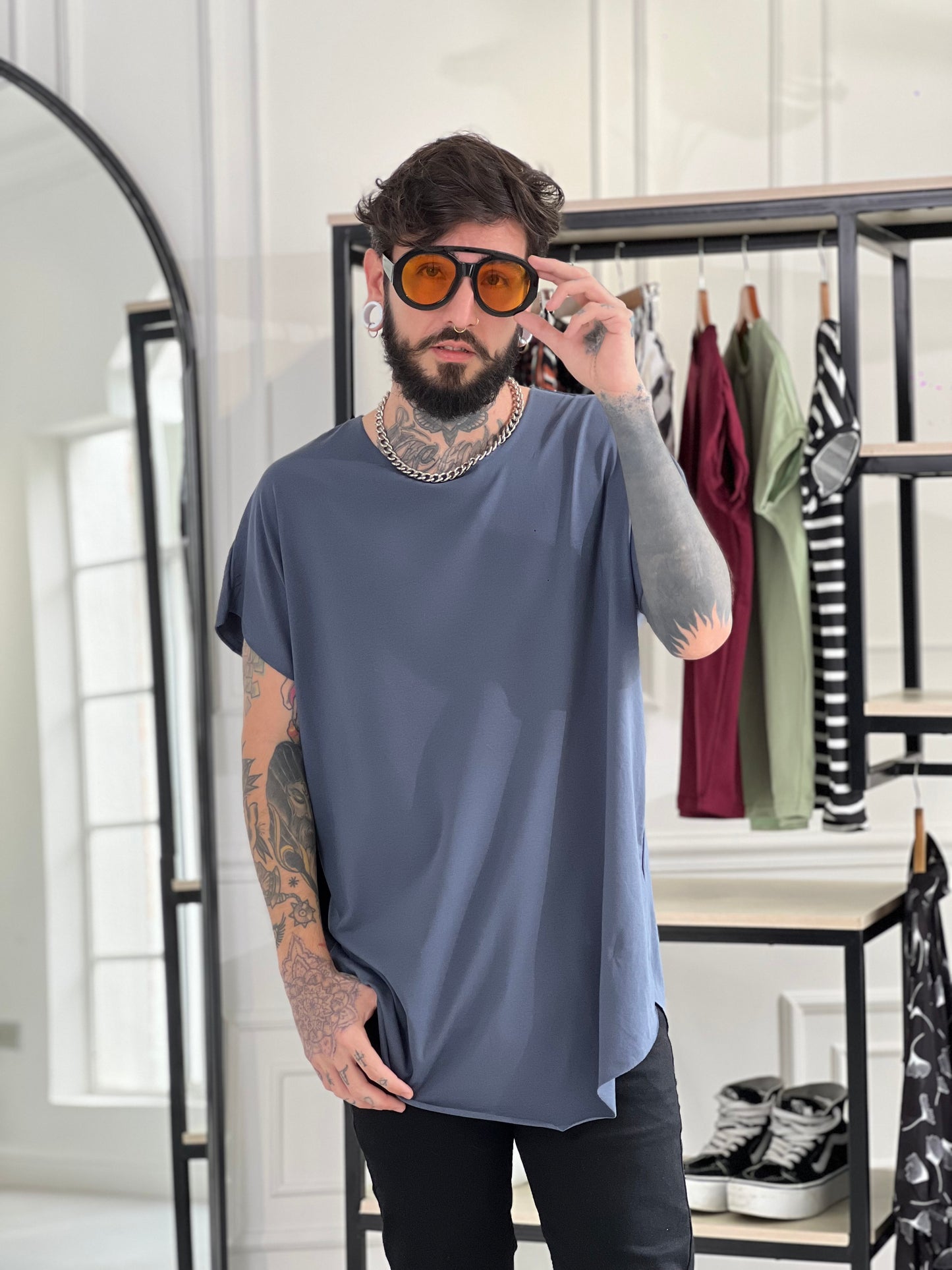 Camiseta ov gris oscuro