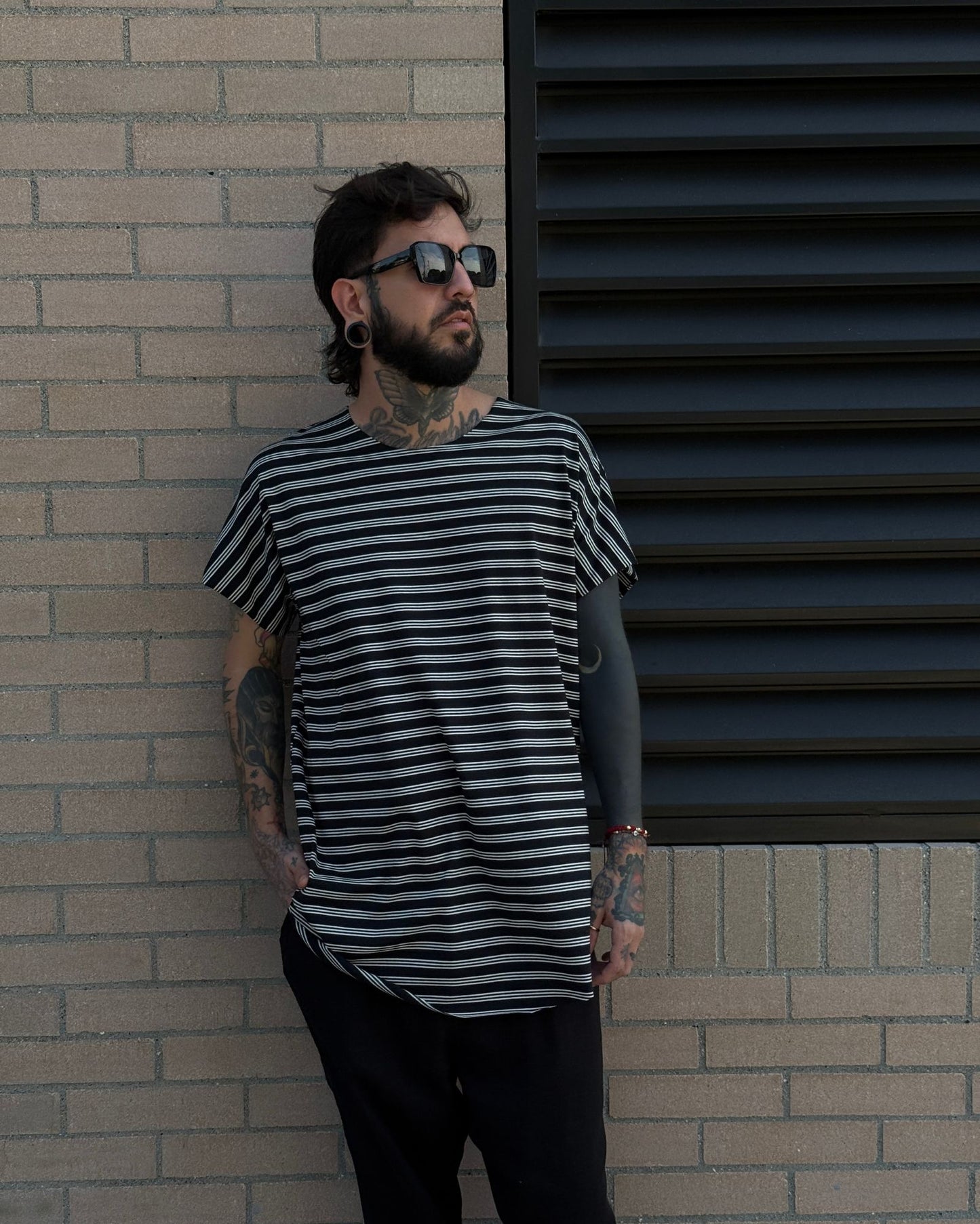 Camiseta ov black lines