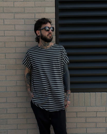 Camiseta ov black lines