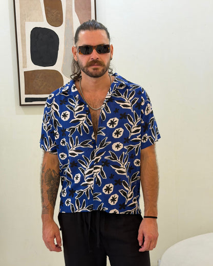 Camisa 3/4 dark blue flowers
